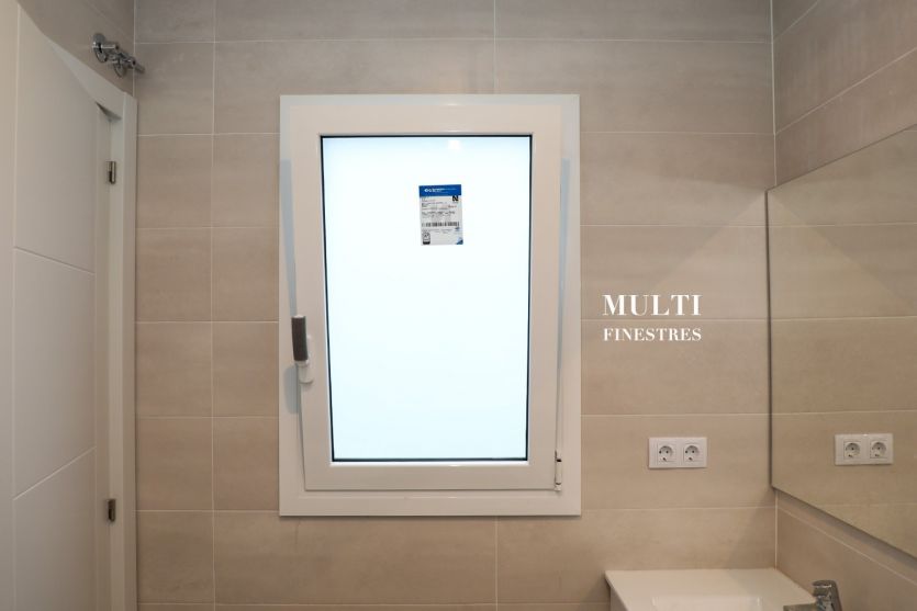 ventana oscilo-batiente