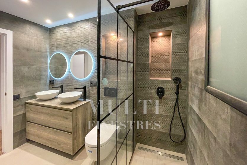 ventana oscilo-batiente